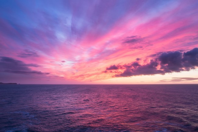 Pink sunset sky on ocean wallpaper - Happywall